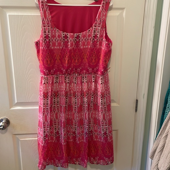 dress barn 18 W diamond pinks ,burgundy , dress - Picture 2 of 16